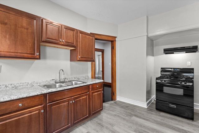 2914 N 41st STREET, Milwaukee, WI 53210
