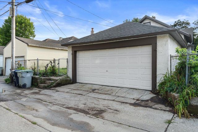2914 N 41st STREET, Milwaukee, WI 53210