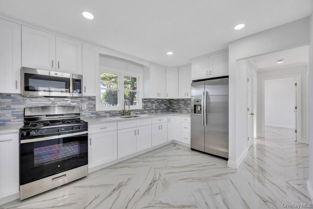 1828 Stein Drive, Bay Shore, NY 11706