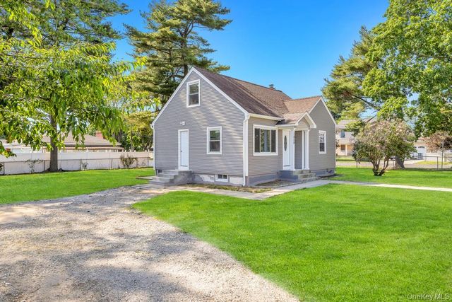 1828 Stein Drive, Bay Shore, NY 11706