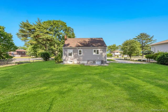 1828 Stein Drive, Bay Shore, NY 11706