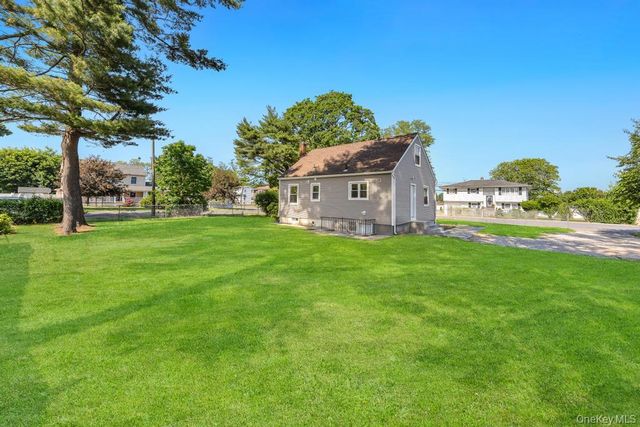 1828 Stein Drive, Bay Shore, NY 11706