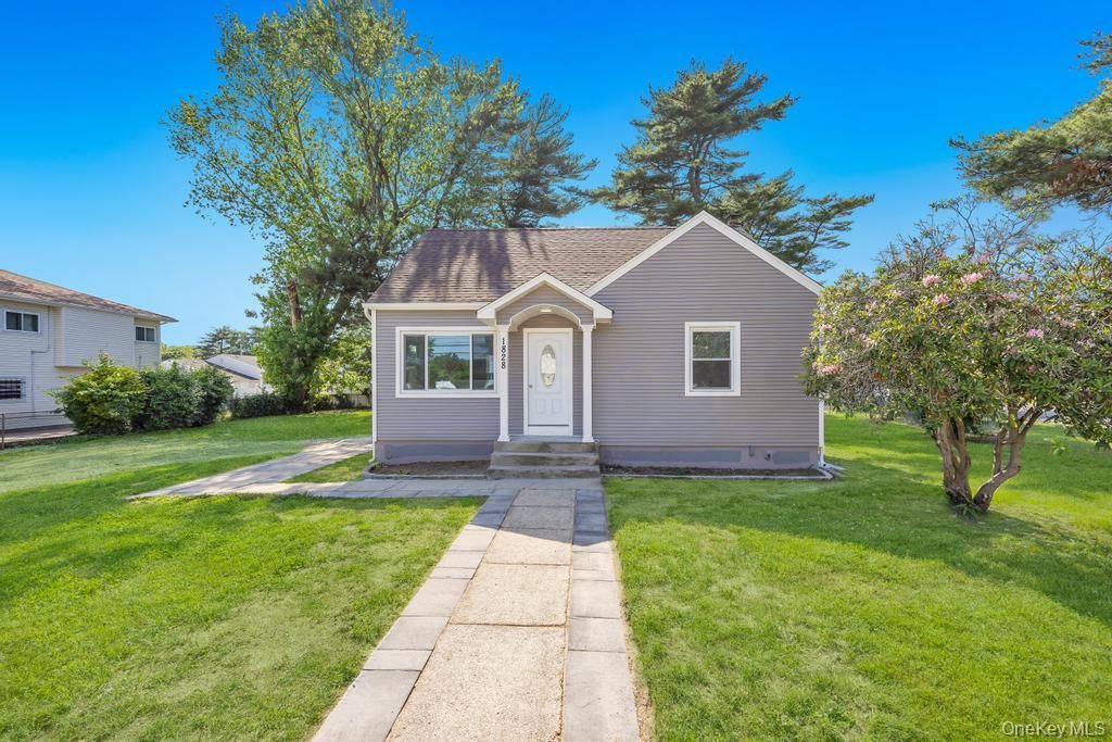 1828 Stein Drive, Bay Shore, NY 11706