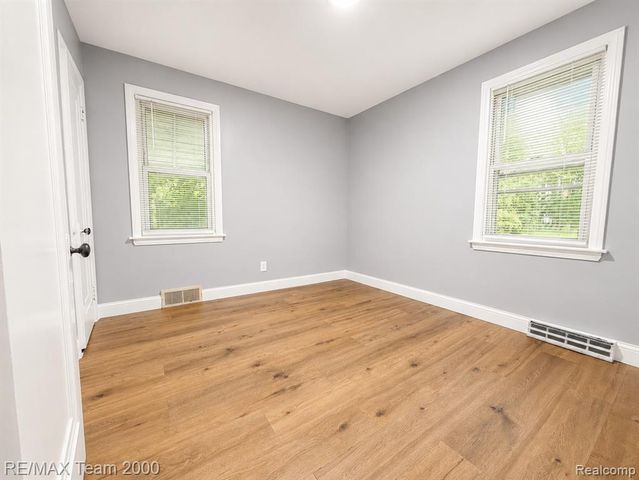 30008 Beechwood Street, Garden City, MI 48135