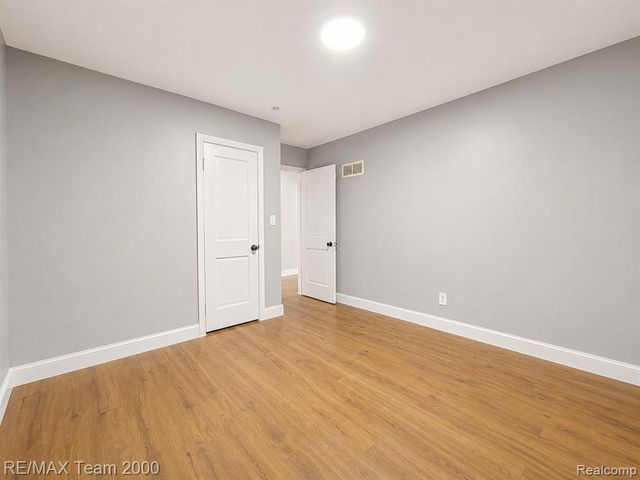 30008 Beechwood Street, Garden City, MI 48135