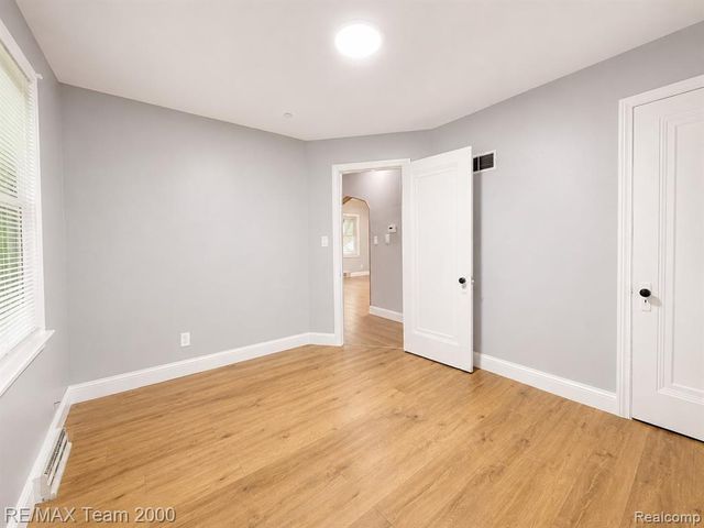 30008 Beechwood Street, Garden City, MI 48135