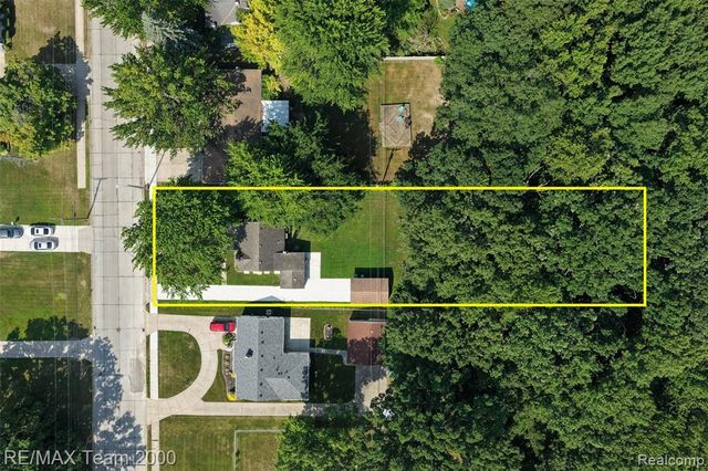 30008 Beechwood Street, Garden City, MI 48135