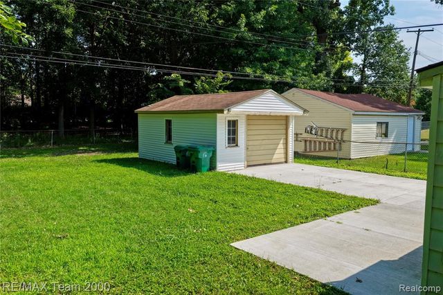 30008 Beechwood Street, Garden City, MI 48135