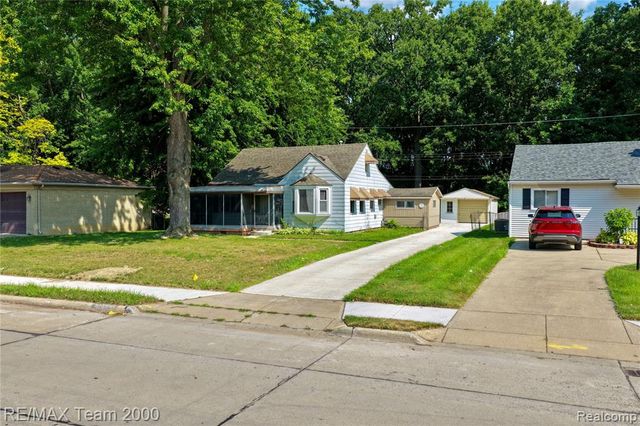 30008 Beechwood Street, Garden City, MI 48135