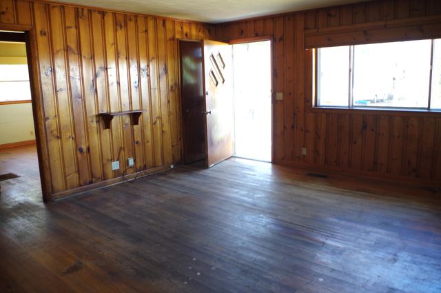 1204 Wooden Avenue, Rossville, GA 30741