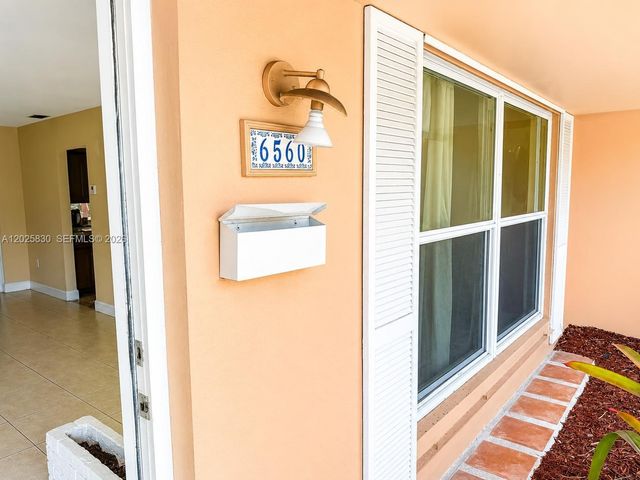 6560 NW 25th Ct, Sunrise, FL 33313