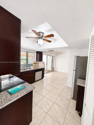 6560 NW 25th Ct, Sunrise, FL 33313