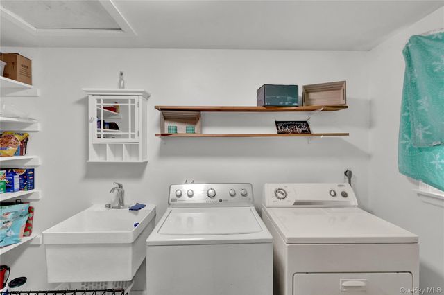 187 Hot Water Street, Manorville, NY 11949