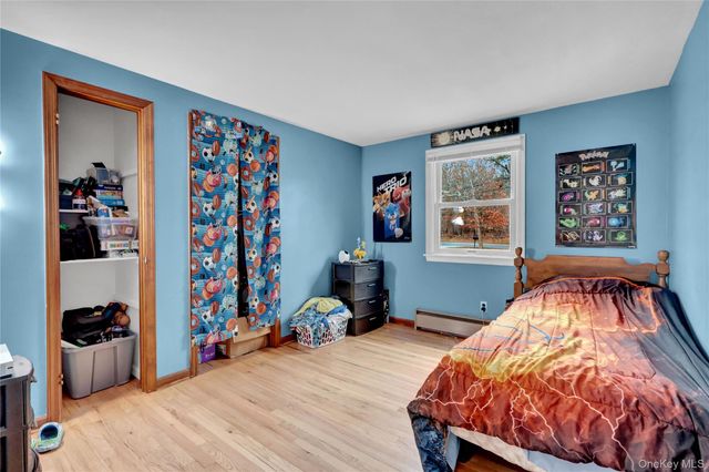 187 Hot Water Street, Manorville, NY 11949