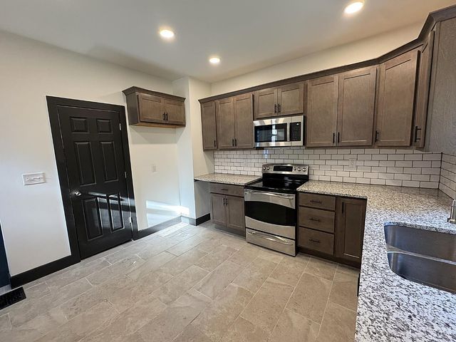 515 Advance Avenue, St Bernard, OH 45217