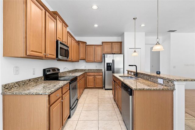 2336 CROSSTON CIRCLE, Orlando, FL 32824