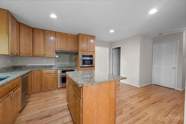 8092 Thistlewood Drive, West Chester, OH 45069