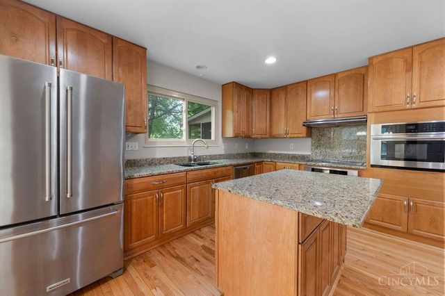 8092 Thistlewood Drive, West Chester, OH 45069