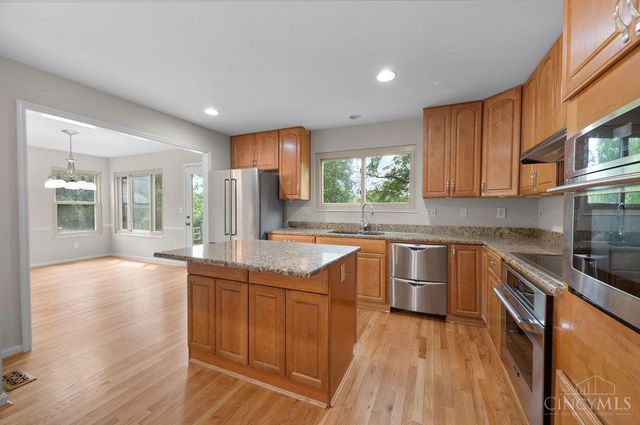 8092 Thistlewood Drive, West Chester, OH 45069
