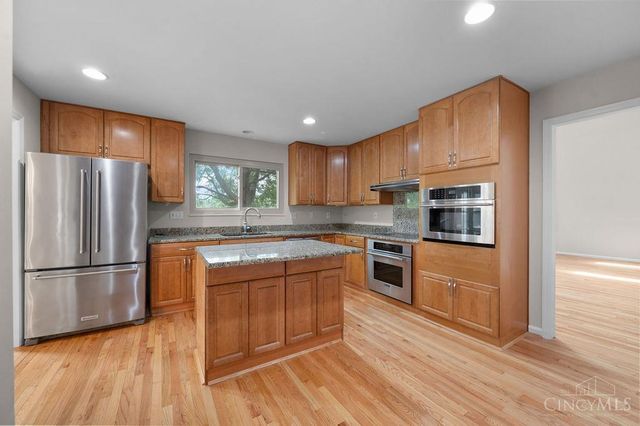 8092 Thistlewood Drive, West Chester, OH 45069