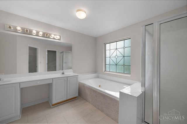 8092 Thistlewood Drive, West Chester, OH 45069