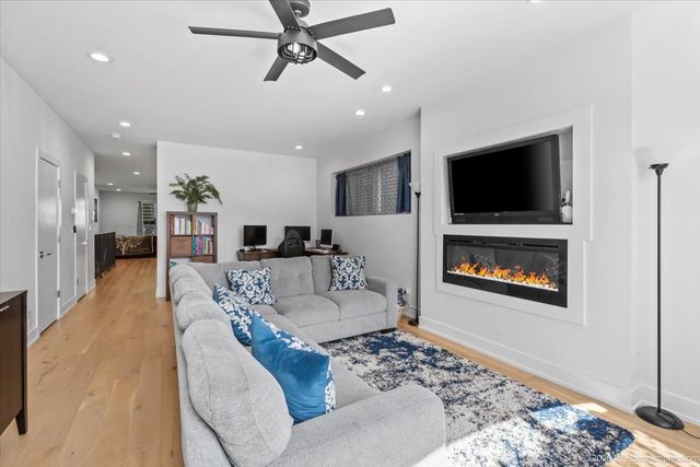 824 S Bell Avenue 1, Chicago, IL 60612