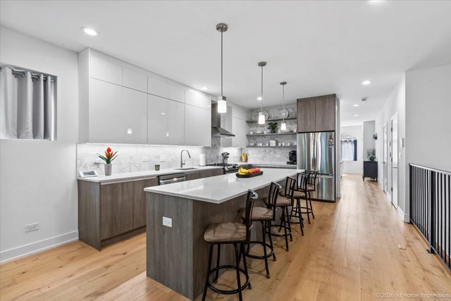 824 S Bell Avenue 1, Chicago, IL 60612
