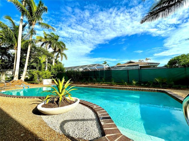 7804 SW 179th Ter, Palmetto Bay, FL 33157