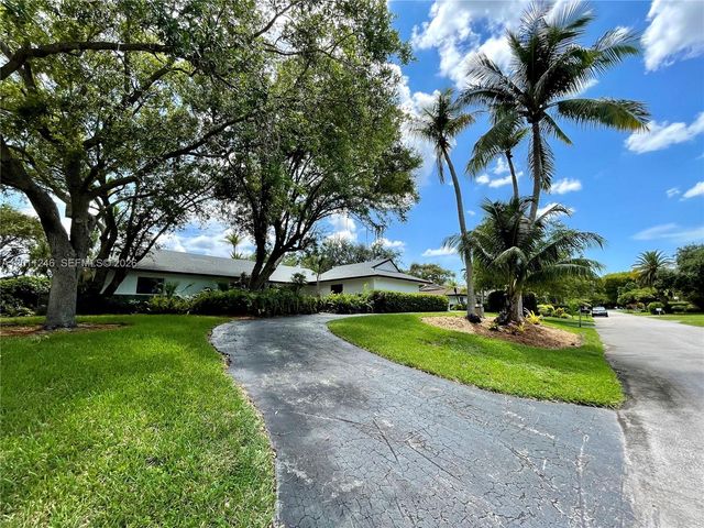 7804 SW 179th Ter, Palmetto Bay, FL 33157
