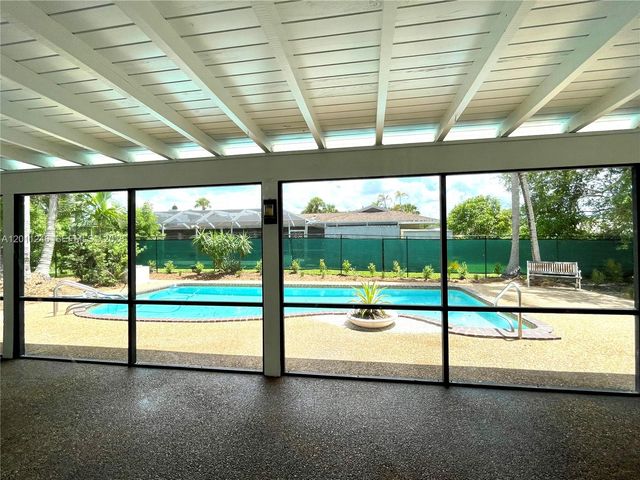 7804 SW 179th Ter, Palmetto Bay, FL 33157