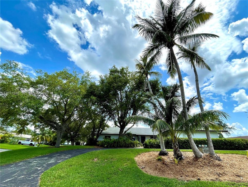 7804 SW 179th Ter, Palmetto Bay, FL 33157