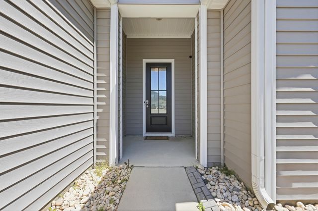 704 Crescent Lake Ct., Little River, SC 29566