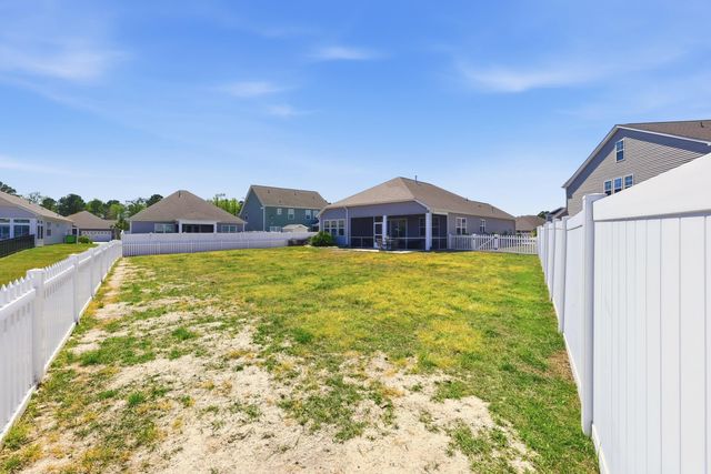 704 Crescent Lake Ct., Little River, SC 29566