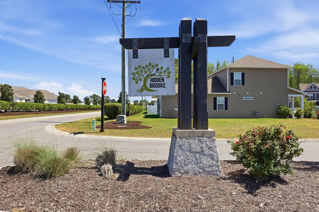 704 Crescent Lake Ct., Little River, SC 29566