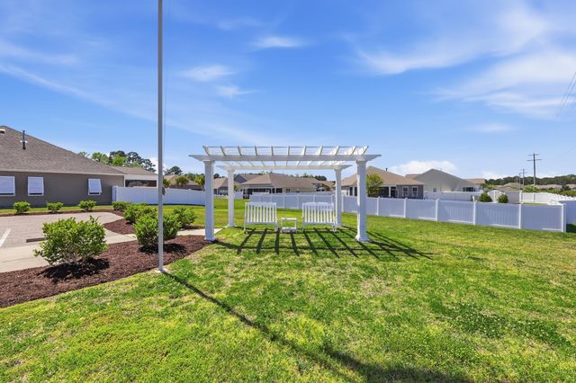 704 Crescent Lake Ct., Little River, SC 29566