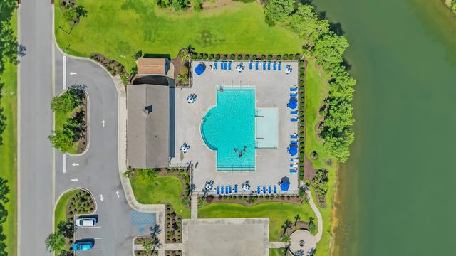 704 Crescent Lake Ct., Little River, SC 29566