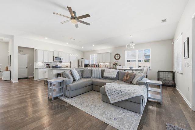 704 Crescent Lake Ct., Little River, SC 29566