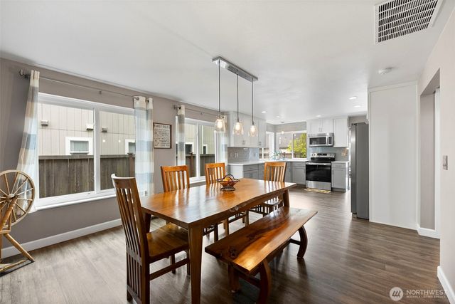 6225 23rd Street NE, Tacoma, WA 98422