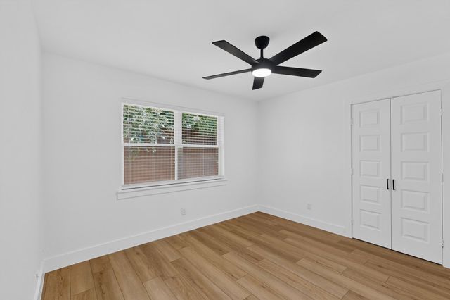 1800 Harry Court B, Arlington, TX 76012