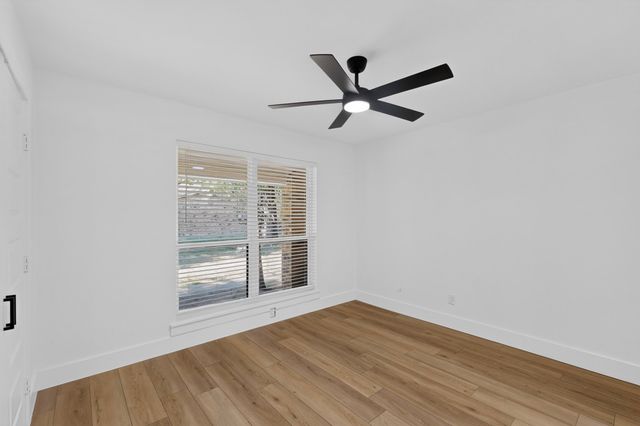 1800 Harry Court B, Arlington, TX 76012