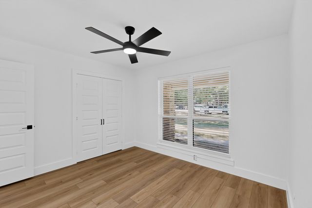 1800 Harry Court B, Arlington, TX 76012