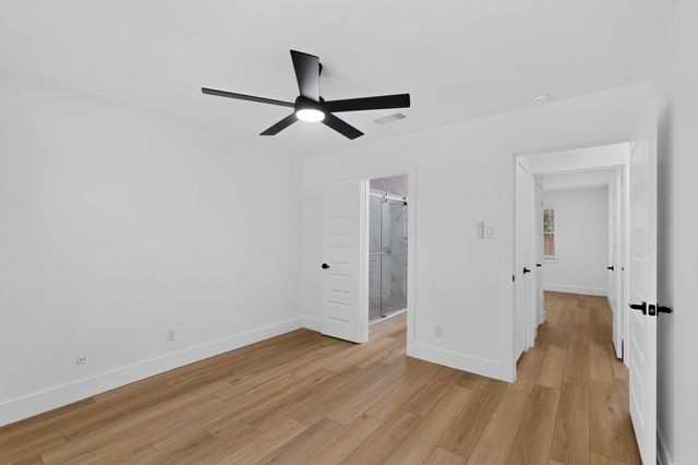 1800 Harry Court B, Arlington, TX 76012