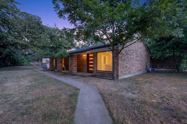 1800 Harry Court B, Arlington, TX 76012