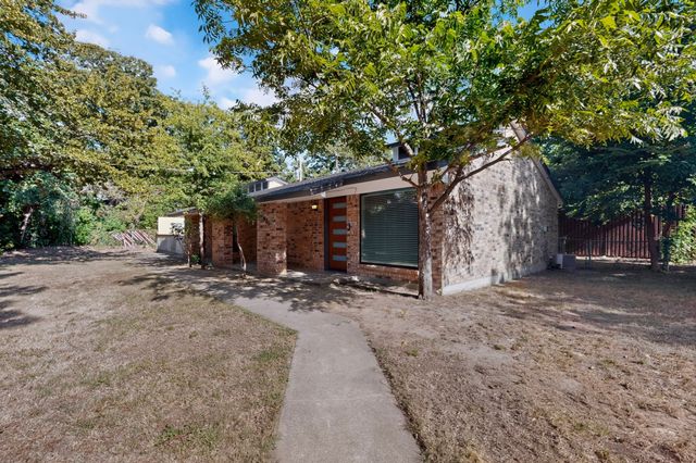 1800 Harry Court B, Arlington, TX 76012