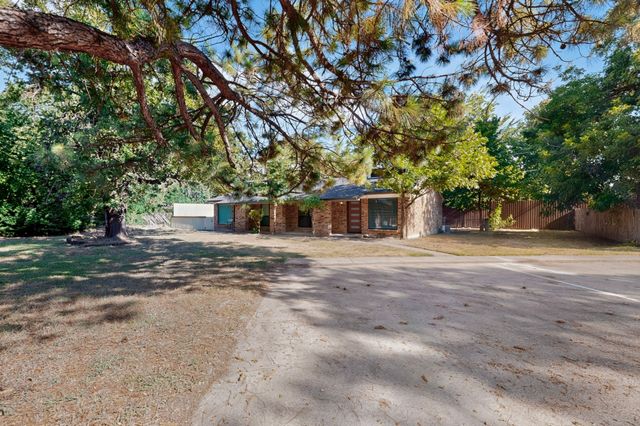1800 Harry Court B, Arlington, TX 76012