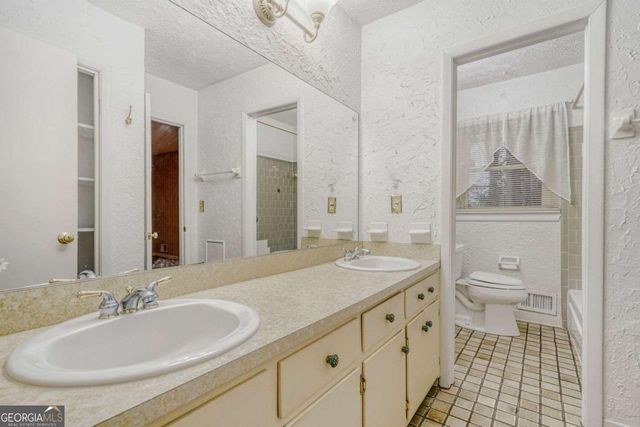 2032 Lake Lucerne Drive SW, Lilburn, GA 30047