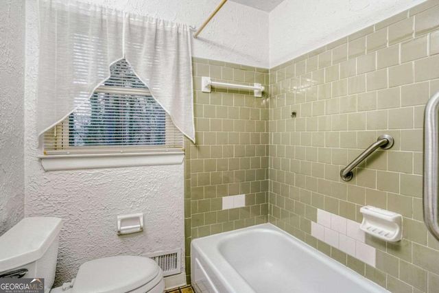 2032 Lake Lucerne Drive SW, Lilburn, GA 30047