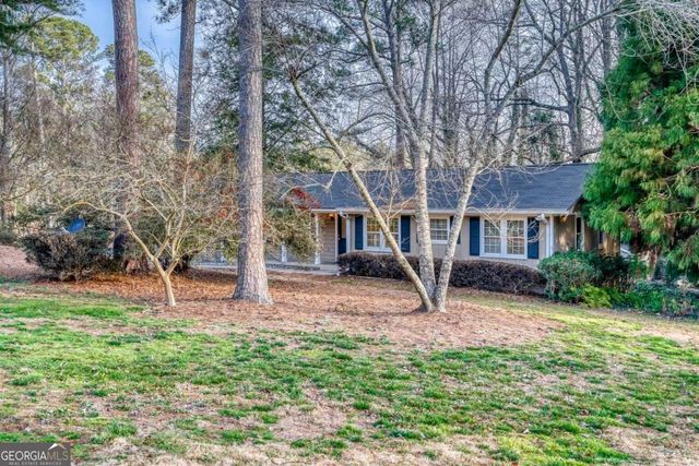 2032 Lake Lucerne Drive SW, Lilburn, GA 30047