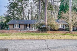 2032 Lake Lucerne Drive SW, Lilburn, GA 30047