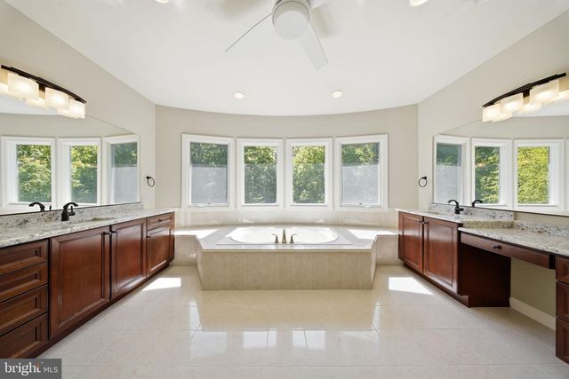 22494 WILDERNESS ACRES CIR, Leesburg, VA 20175